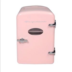 Frigidaire Retro Mini Fridge